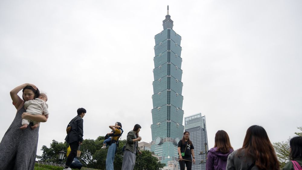 Cao ốc Taipei 101 của Đài Loan - Ảnh: Bloomberg.
