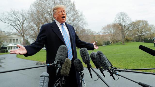 Tổng thống Mỹ Donald Trump phát biểu trước báo giới ngày 5/4 - Ảnh: Reuters.