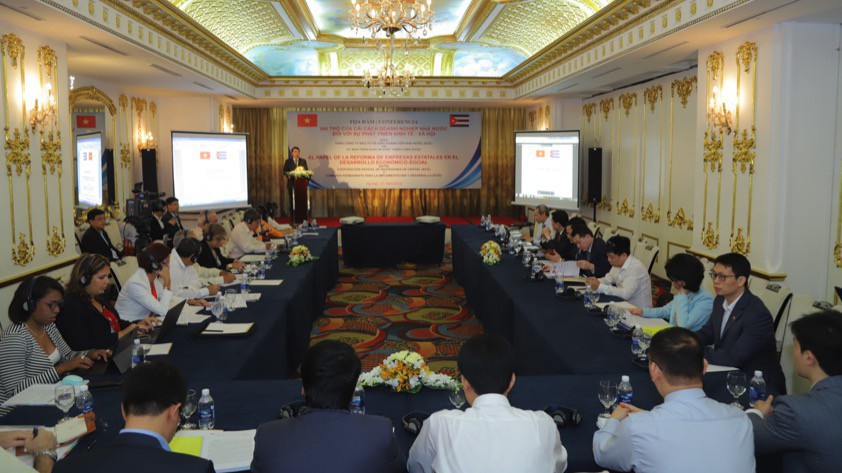 Toạ đàm về cải cách doanh nghiệp Nhà nước trong khuôn khổ hợp tác giữa Tổng công ty Đầu tư và kinh doanh vốn Nhà nước (SCIC) và Uỷ ban triển khai và phát triển Cuba diễn ra ngày 18/4 tại Hà Nội.