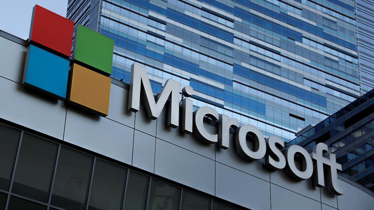 Nếu tính từ đầu năm, cổ phiếu Microsoft đã tăng 23% - Ảnh: Reuters.