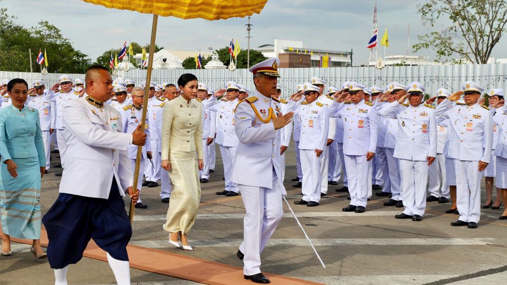 Nhà vua Thái Lan Vajiralongkorn và hoàng hậu Suthida ngày 2/5 - Ảnh: Getty/Bloomberg.