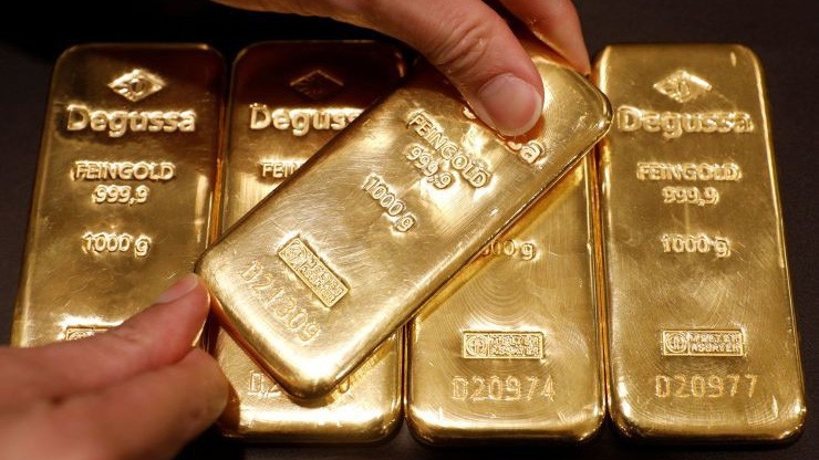 Theo một số nhà phân tích, một đợt tăng mạnh của giá vàng thế giới là điều khó xảy ra ở thời điểm này - Ảnh: Reuters/CNBC.