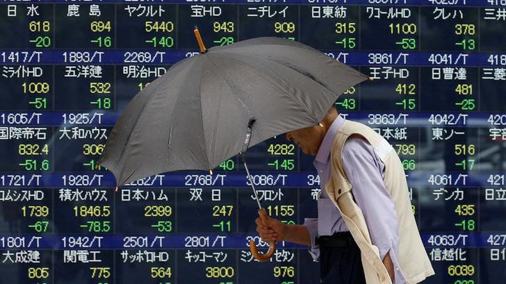 Giới đầu tư toàn cầu đang "phập phồng" lo sợ trước vòng đàm phán thương mại ở Washington - Ảnh: Reuters.