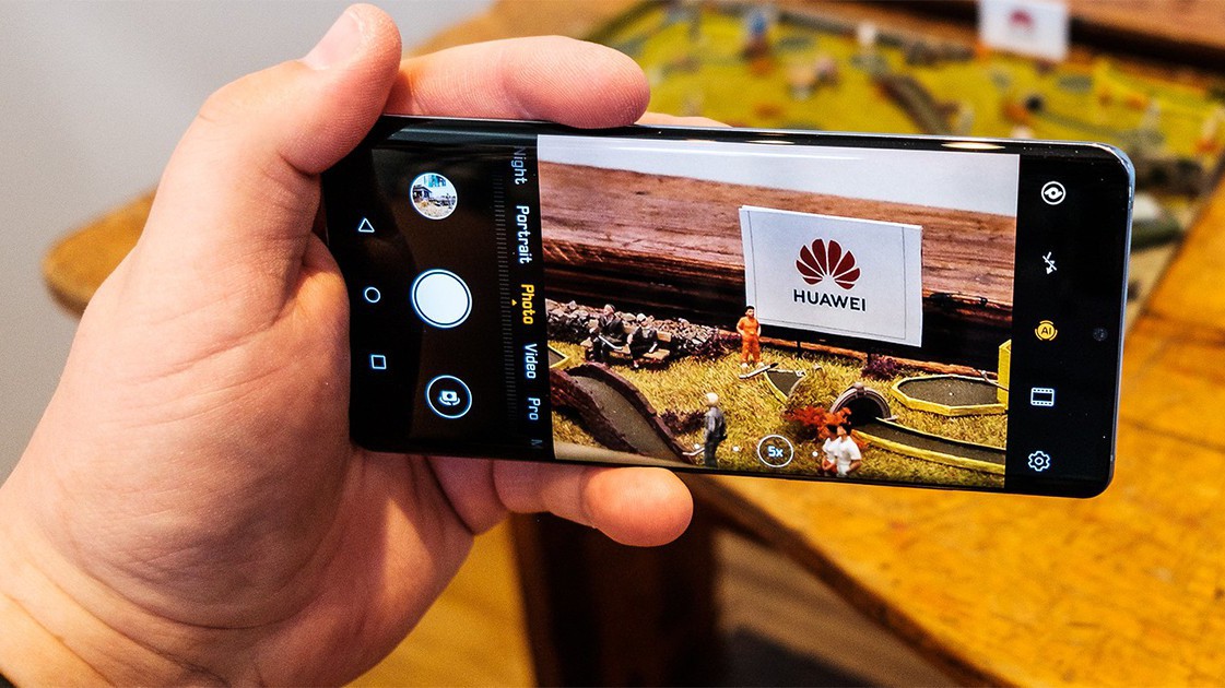 Huawei đang đương đầu với sức ép lớn từ các biện pháp hạn chế của Mỹ. 