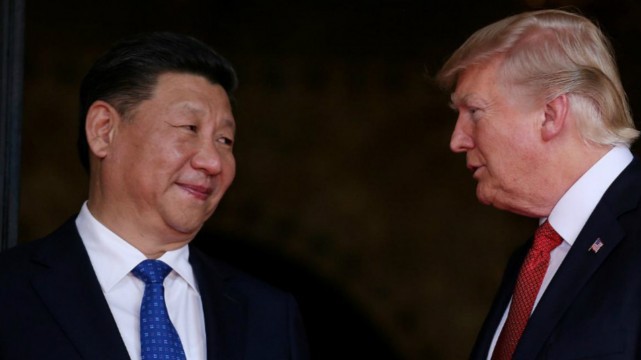 Chủ tịch Trung Quốc Tập Cận Bình (trái) và Tổng thống Donald Trump - Ảnh: Reuters.