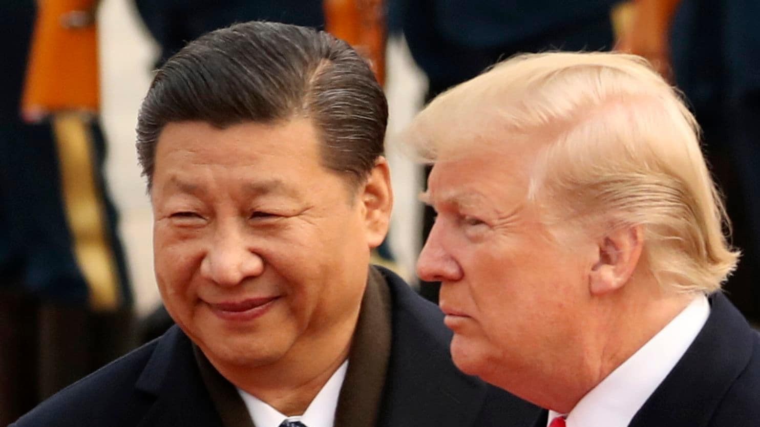 Chủ tịch Trung Quốc Tập Cận Bình (trái) và Tổng thống Mỹ Donald Trump - Ảnh: Reuters.
