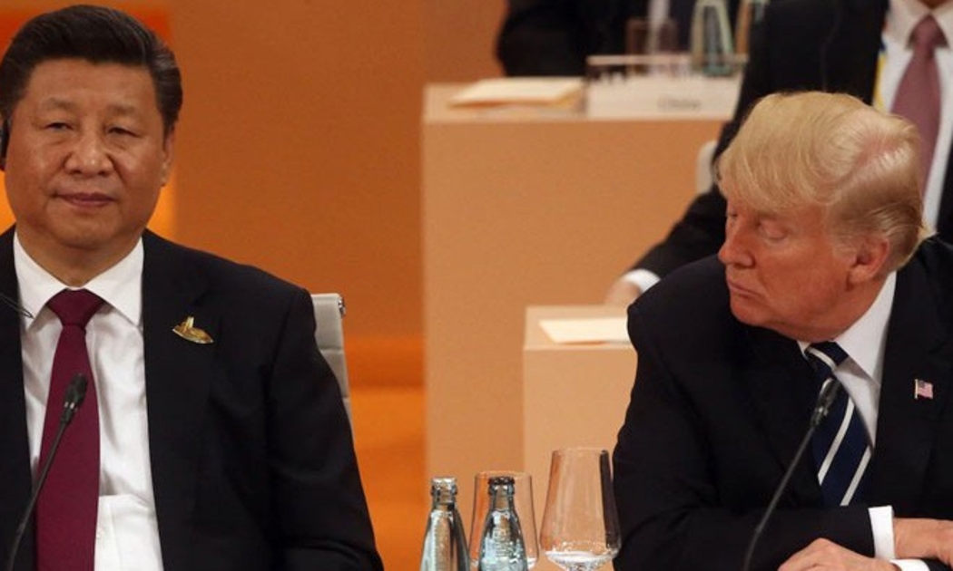 Chủ tịch Trung Quốc Tập Cận Bình (trái) và Tổng thống Mỹ Donald Trump tại thượng đỉnh G20 năm 2017 - Ảnh: Reuters.