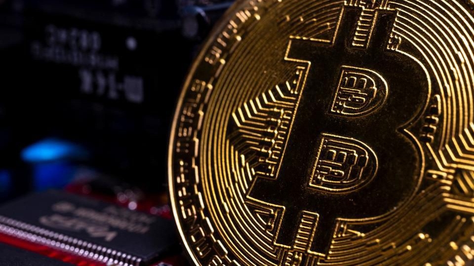 Nếu so với mức đỉnh gần 14.000 USD thiết lập hôm 26/6, giá Bitcoin hiện đã giảm khoảng 28% - Ảnh: Getty/Forbes.