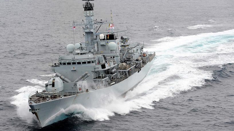 Tàu khu trục HMS Monstrose của Hải quân Anh - Ảnh: Reuters.