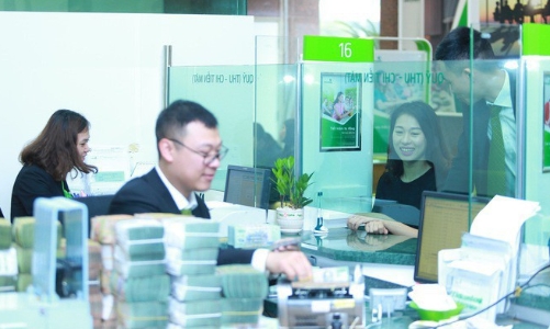 Khách hàng Vietcombank có thể khóa thẻ tạm thời qua tin nhắn SMS