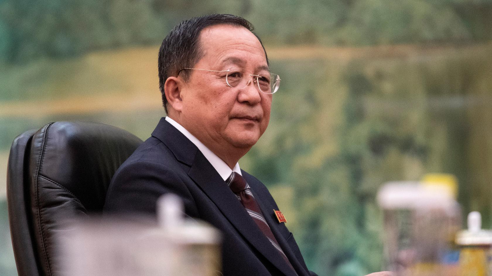 Ngoại trưởng Triều Tiên Ri Yong Ho - Ảnh: Reuters.