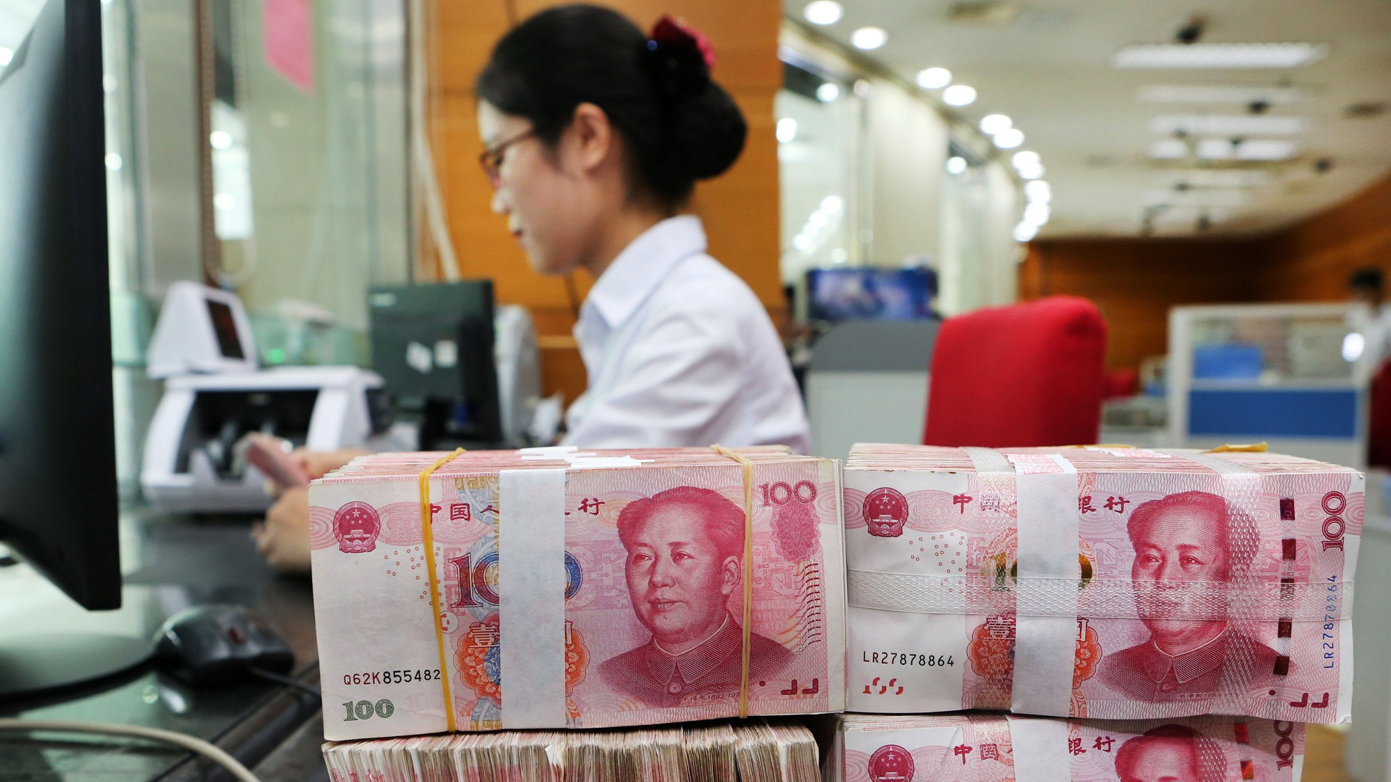 Đồng Nhân dân tệ đã giảm giá 3,9% trong tháng 8  - Ảnh: Getty/CNBC.