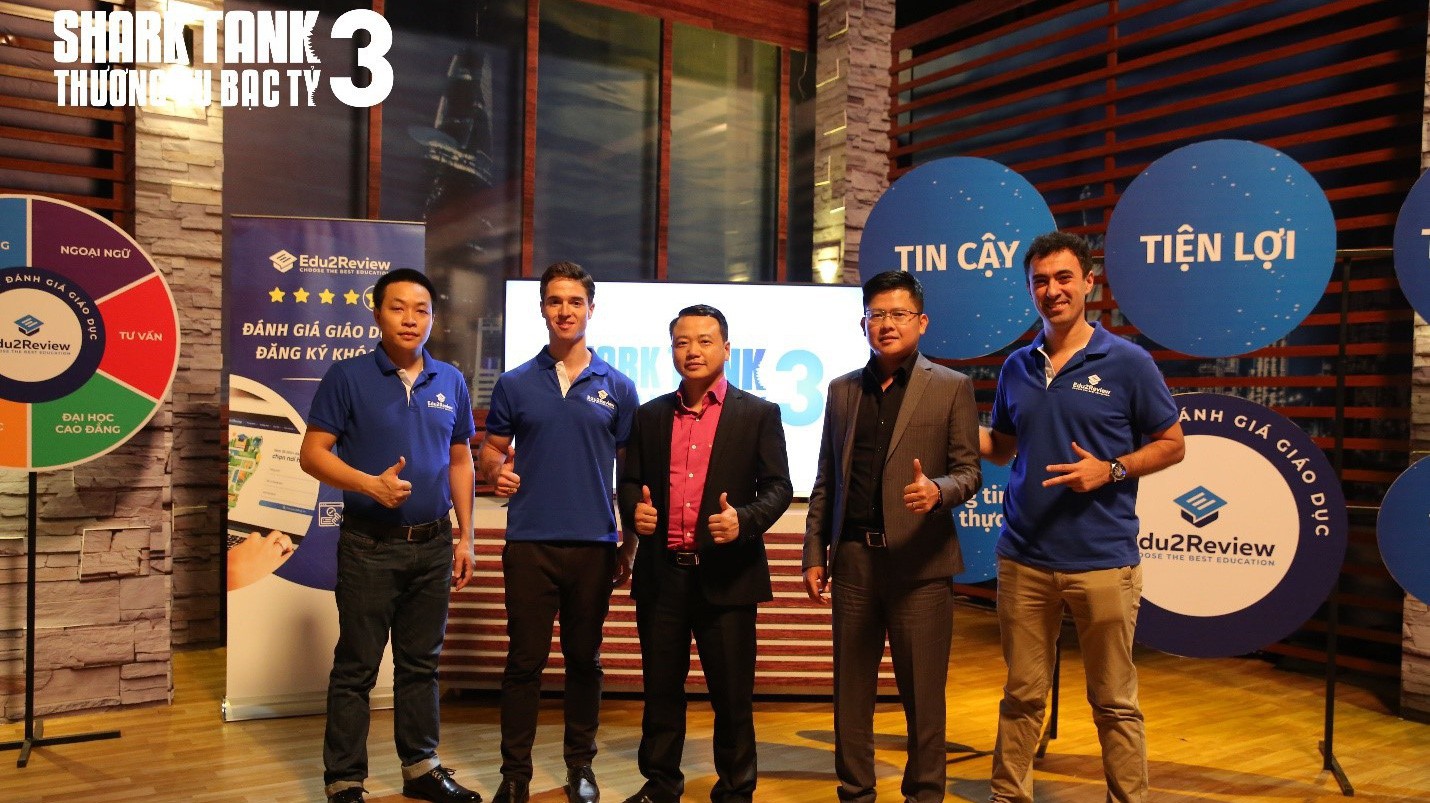 Muốn hỗ trợ startup đi tiên phong trong lĩnh vực giáo dục công nghệ, Shark Dzung Nguyễn và Shark Bình bắt tay đầu tư vào Edu2review.