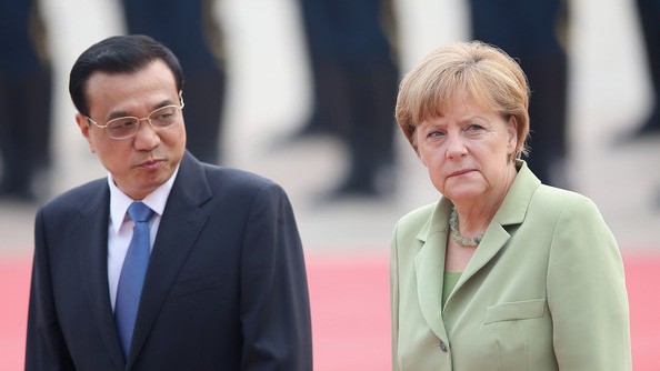 Thủ tướng Trung Quốc Lý Khắc Cường (trái) và Thủ tướng Đức Angela Merkel.