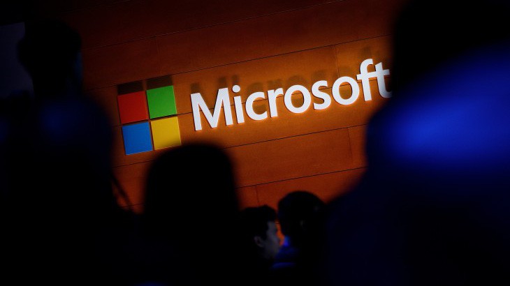 Microsoft hiện là công ty giao dịch đại chúng có giá trị vốn hóa lớn nhất thế giới.