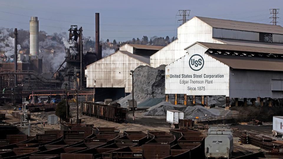 Một nhà máy của US Steel ở Mỹ - Ảnh: AP/Forbes.
