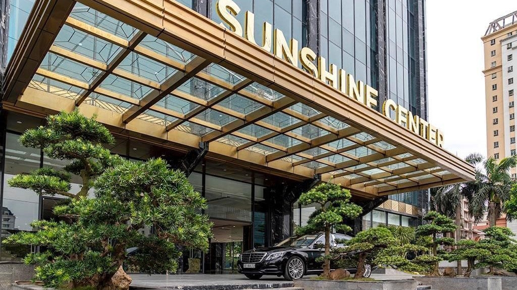 Sunshine Center có vị trí mặt đường lớn, thuận tiện giao thông và những tiện ích ngoại khu cao cấp.