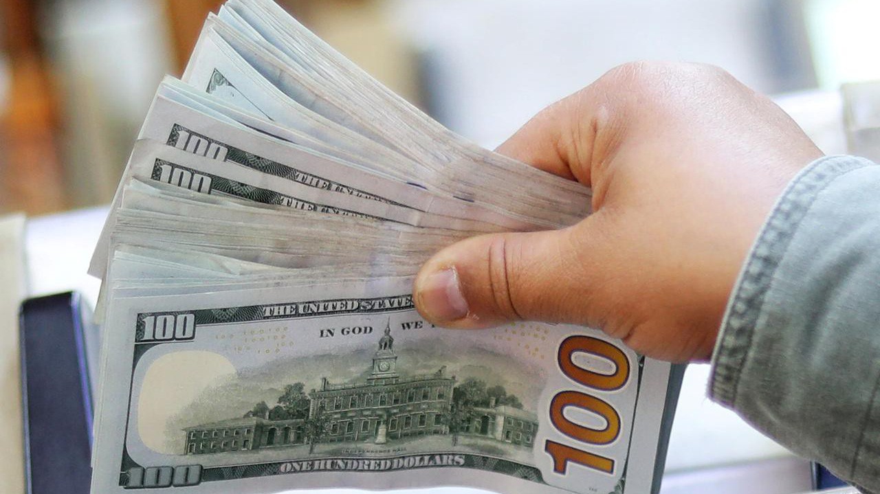 Tỷ lệ dự trữ bằng đồng USD đang có chiều hướng suy giảm - Ảnh: Reuters.