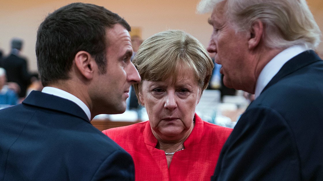 Từ trái qua: Tổng thống Pháp Emmanuel Macron, Thủ tướng Đức Angela Merkel, và Tổng thống Mỹ Donald Trump - Ảnh: Getty.