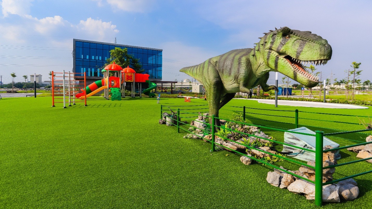 Công viên khủng long - một trong những tiện ích nổi bật của dự án Phố Nối House.