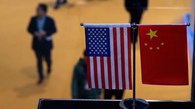 Căng thẳng Mỹ-Trung leo thang trước ngày đàm phán - Ảnh: Getty/CNBC.