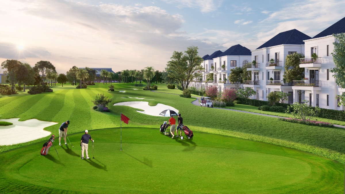 West Lakes Golf & Villas là quần thể biệt thự nghỉ dưỡng nằm kế cận sân golf 27 lỗ cách Tp.HCM khoảng 40 km.