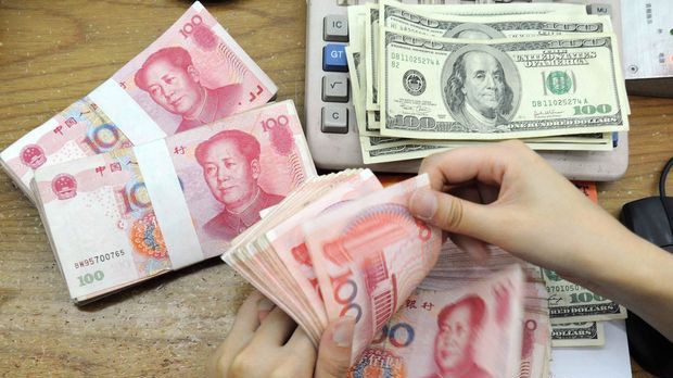 Trung Quốc kiểm soát chặt chẽ việc chuyển vốn ra nước ngoài - Ảnh: WSJ.