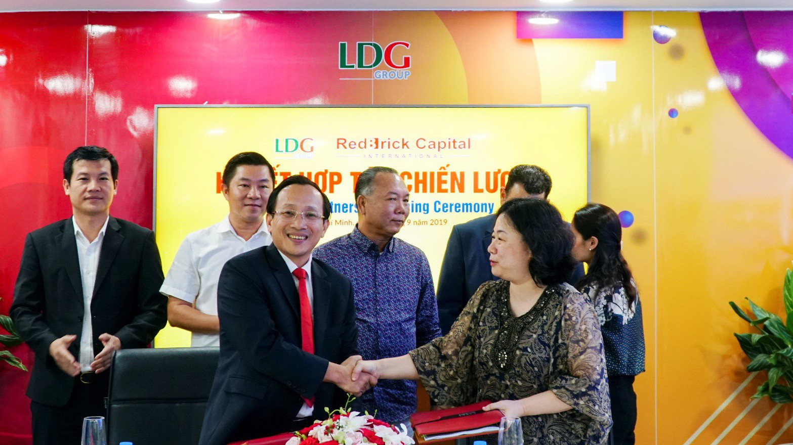 Đại diện LDG Group và quỹ đầu tư Red Brick International trong buổi lễ ký kết hợp tác chiến lược.