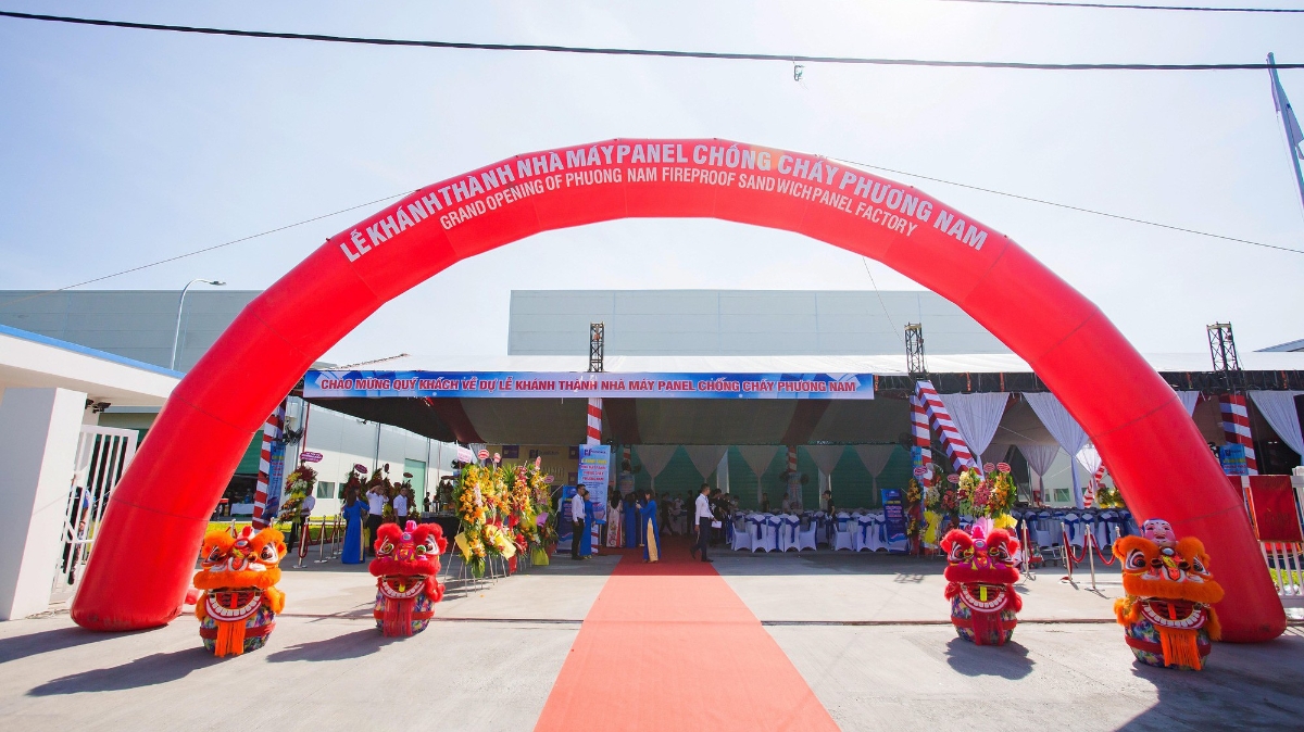 Nhà máy panel cách nhiệt mới của Phương Nam có mức đầu tư đến hàng chục triệu đô, hoàn thành trong ba tháng với tổng diện tích sử dụng 25.000m2.