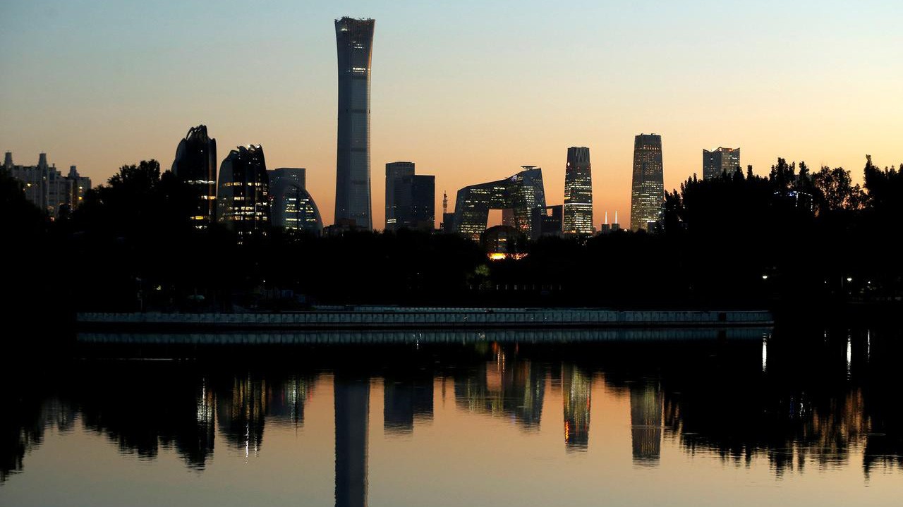 Quận tài chính trung tâm ở Bắc Kinh, Trung Quốc nhìn từ xa - Ảnh: Reuters.