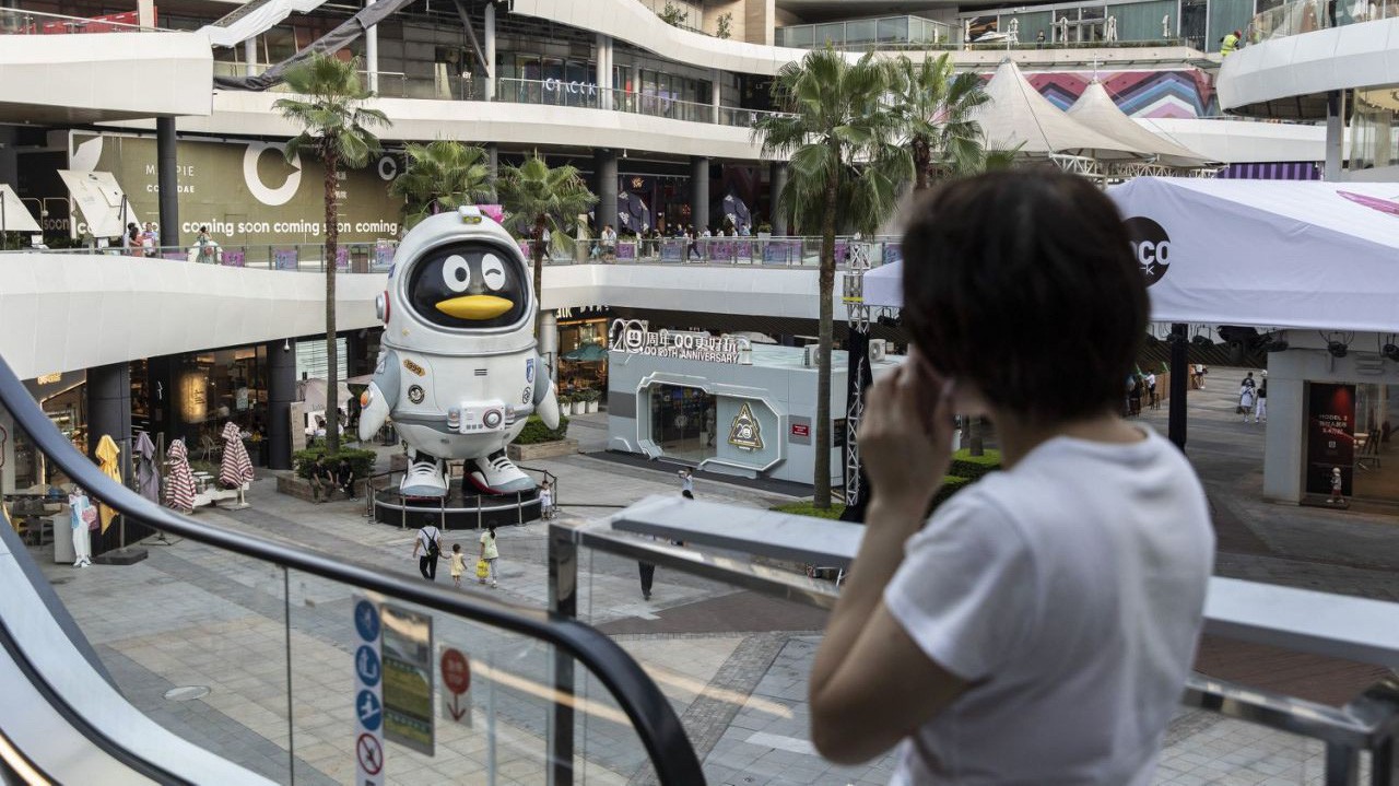 Cổ phiếu Tencent đang bị giới đầu tư bán mạnh - Ảnh: Bloomberg.