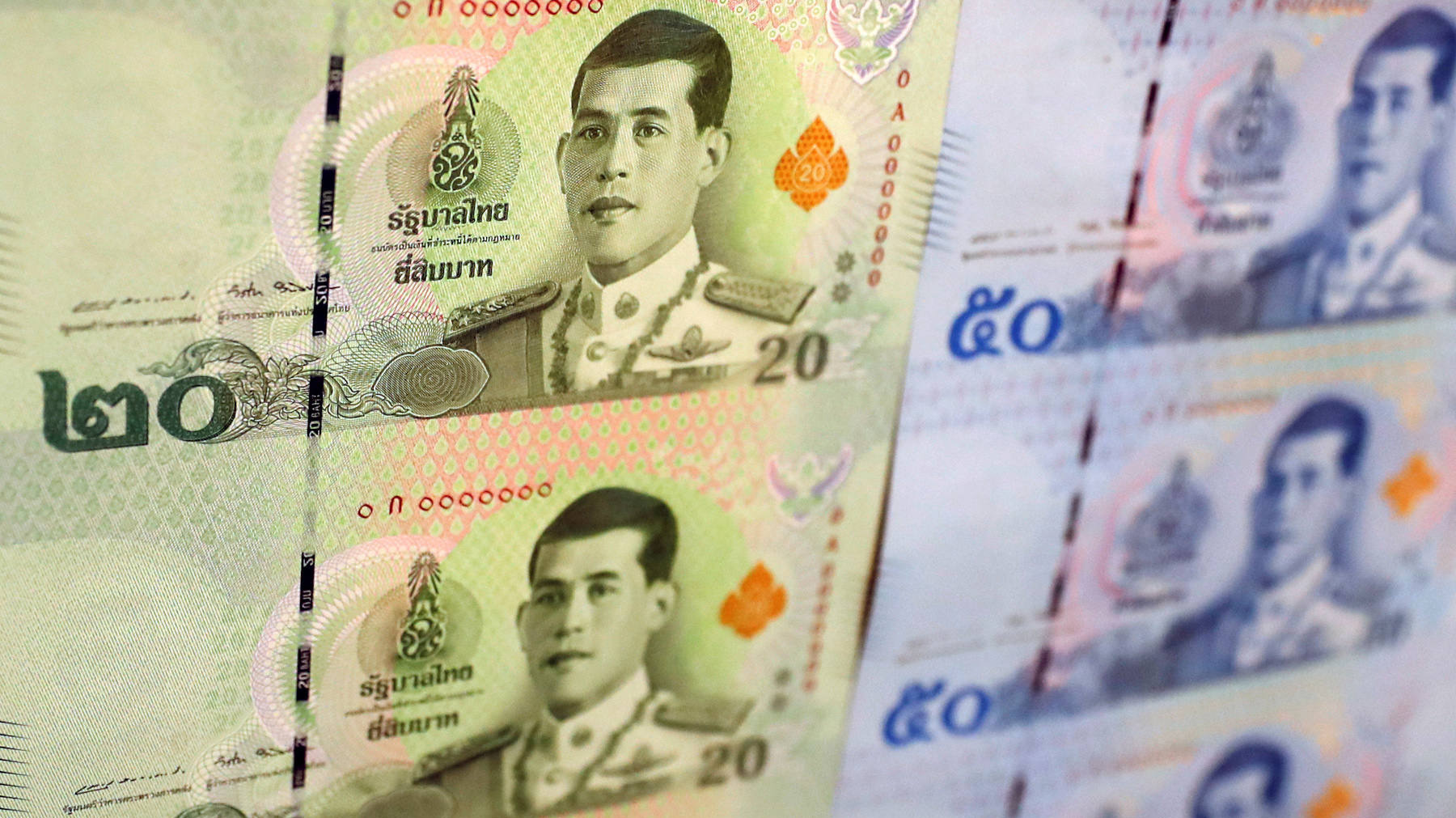 Năm nay, đồng Baht Thái Lan đã tăng giá 7%, mạnh hơn bất kỳ đồng tiền nào của các nền kinh tế mới nổi ở khu vực châu Á - Ảnh: Reuters/Nikkei.