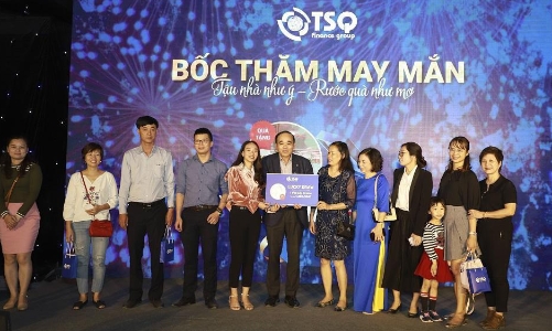 Chủ đầu tư dành loạt quà tặng tại lễ thông báo cất nóc Toà tháp Thiên Niên Kỷ