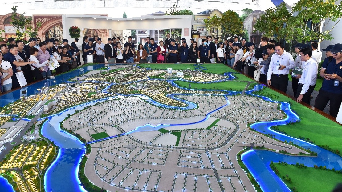 Đông đảo khách hàng quan tâm đến các dự án bất động sản được giới thiệu tại Novaland Expo 2019.