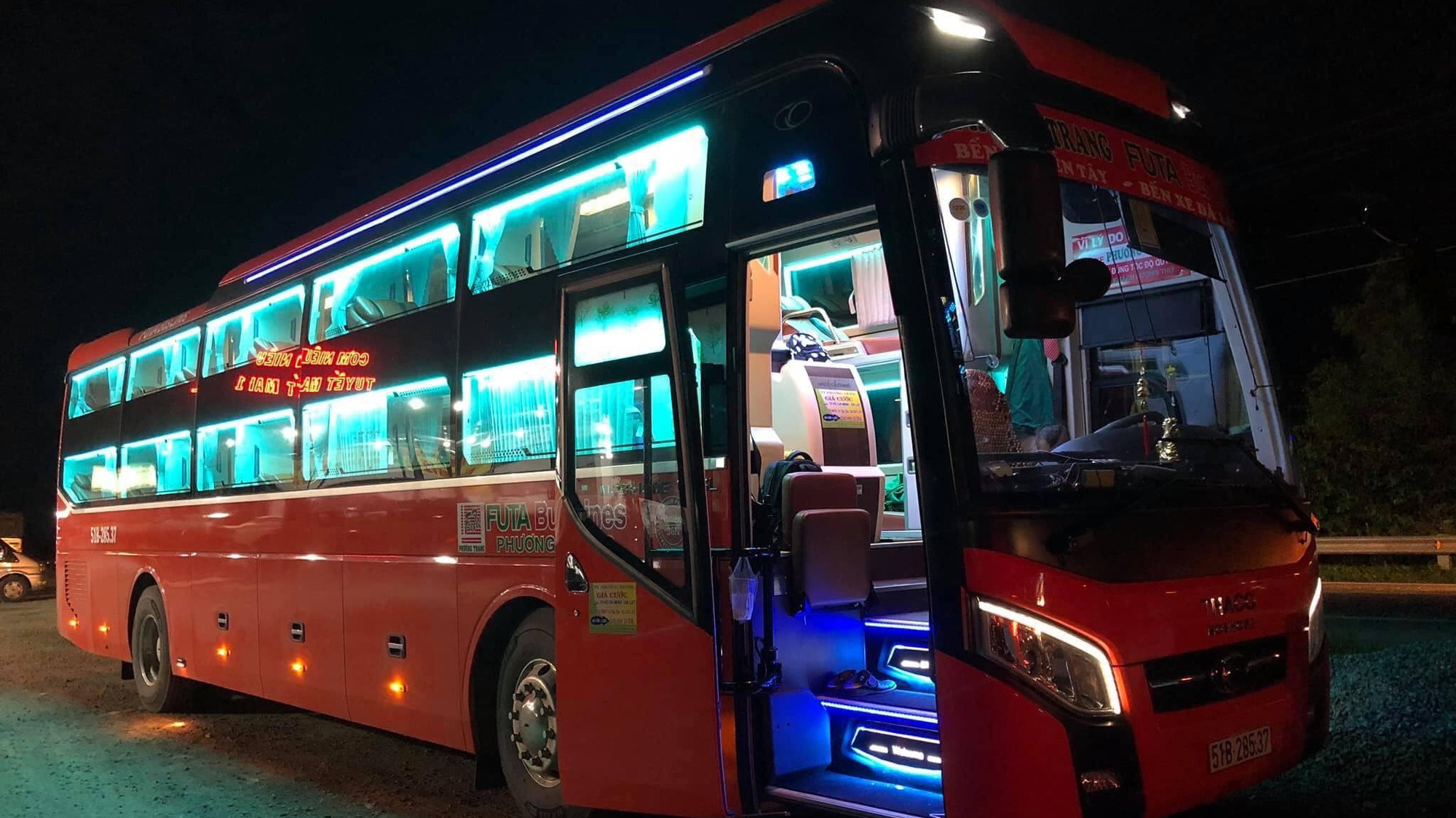 Những ngày giáp Tết Nguyên Đán, Công ty Phương Trang tăng cường 90 xe tại Bến Xe Miền Đông, 100 xe tại Bến Xe Miền Tây, mở thêm nhiều văn phòng nhằm phục vụ khách hàng nhân dịp Tết Nguyên Đán.