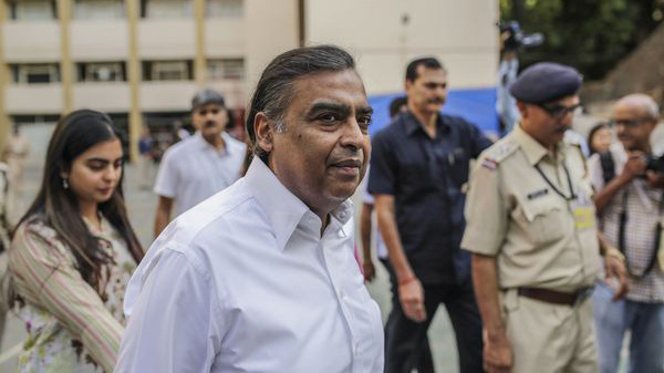 Tỷ phú giàu nhất châu Á Mukesh Ambani - Ảnh: Bloomberg.