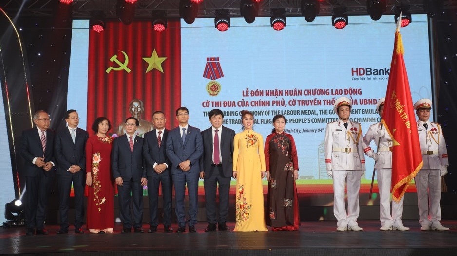 HDBank lần thứ hai 3 nhận Huân chương Lao động do Chủ tịch nước trao tặng vì những thành tích xuất sắc đột xuất trong quá trình hoạt động kinh doanh, tín dụng và từ thiện.