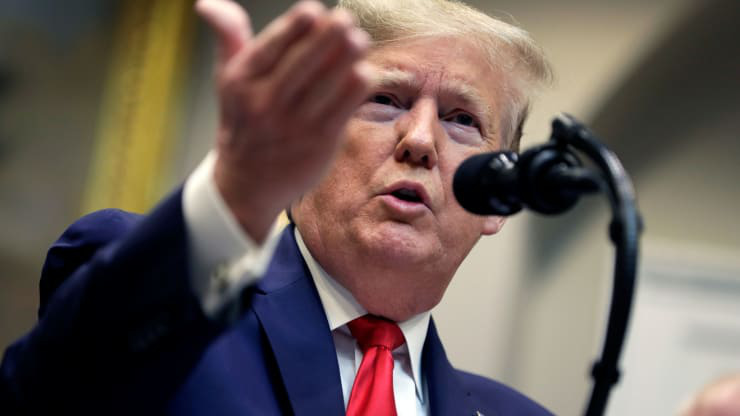 Tổng thống Mỹ Donald Trump phát biểu trước báo giới ở Nhà Trắng ngày 9/1 - Ảnh: AP/CNBC.