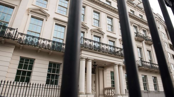 Dinh thự được bán với giá hơn 200 triệu Bảng, tương đương 262 triệu USD, ở London - Ảnh: Getty/Bloomberg