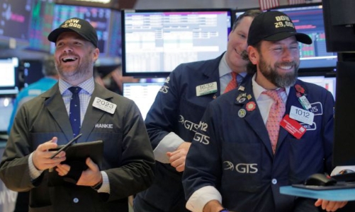 Cổ phiếu Apple, Alphabet đưa chứng khoán Mỹ lên đỉnh cao lịch sử mới