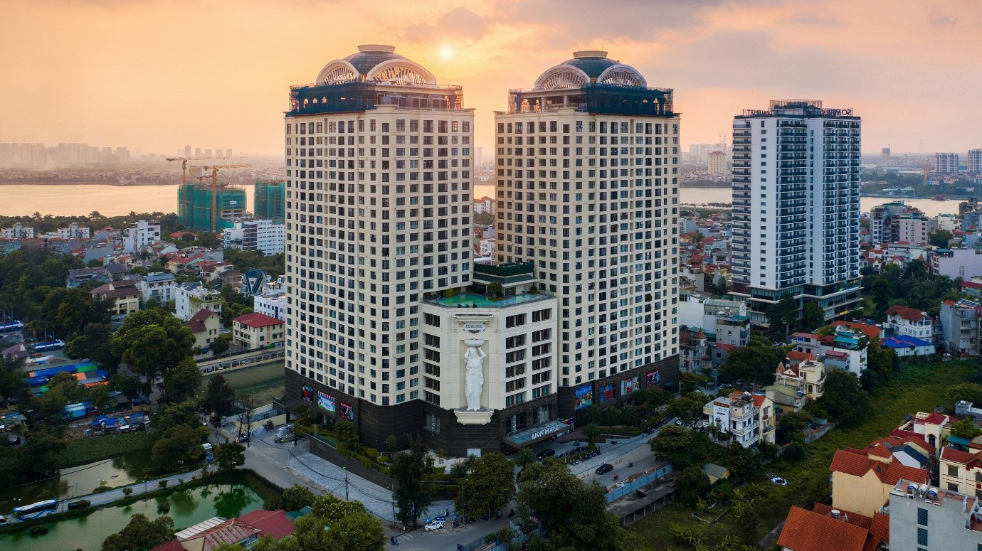 D’. Le Roi Soleil sở hữu vị trí trung tâm trên bán đảo Quảng An.