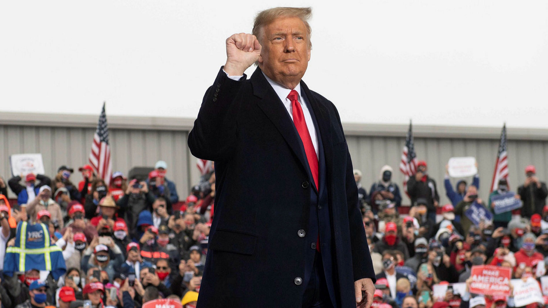 Tổng thống Mỹ Donald Trump trong một cuộc tiếp xúc cử tri ở bang Pennsylvania - Ảnh: FT.