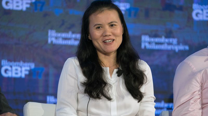 Bà Lucy Peng, nhà đồng sáng lập Alibaba - Ảnh: Bloomberg.