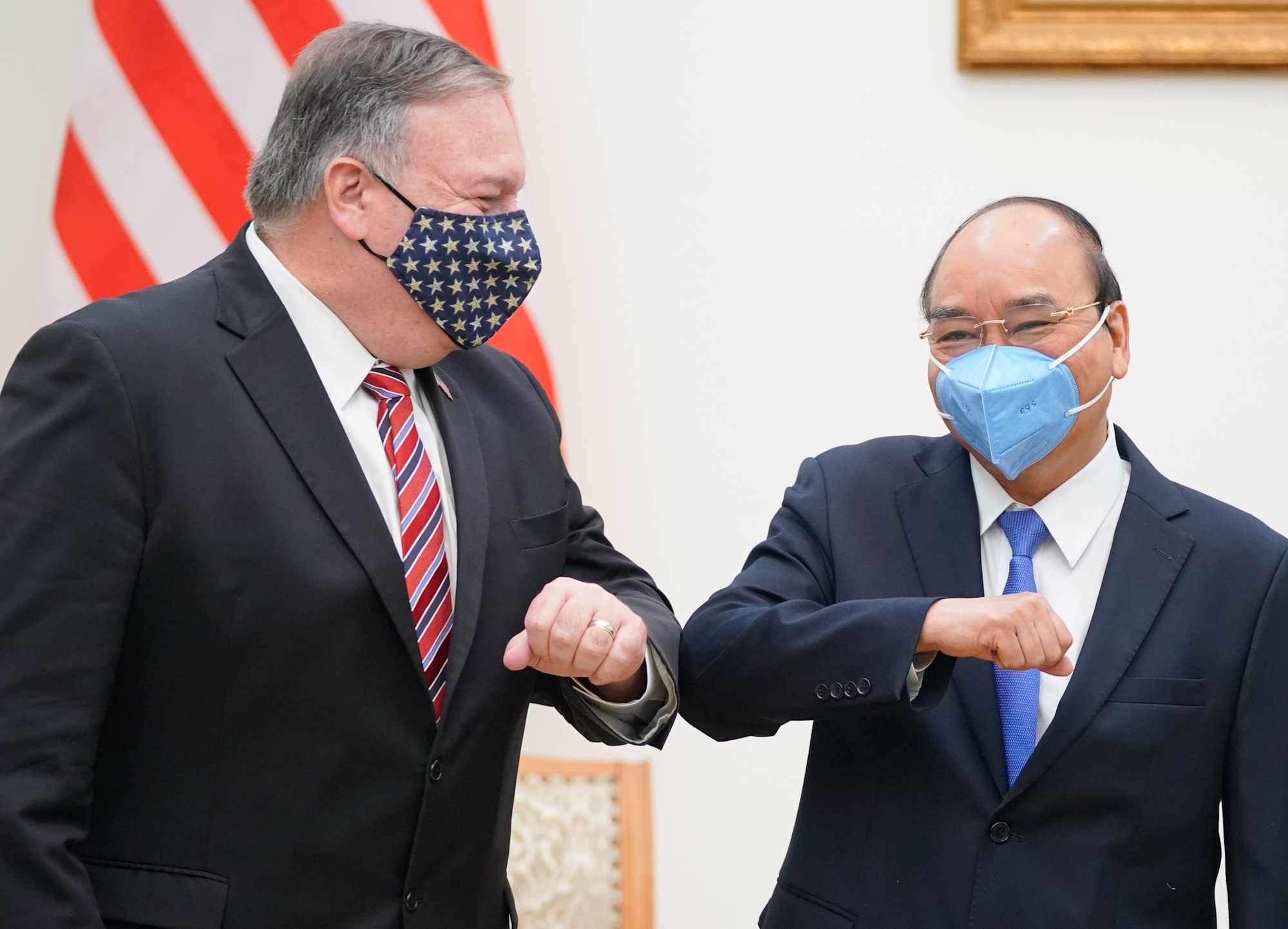 Thủ tướng Nguyễn Xuân Phúc và Ngoại trưởng Hoa Kỳ Michael Richard Pompeo - Ảnh: VGP.