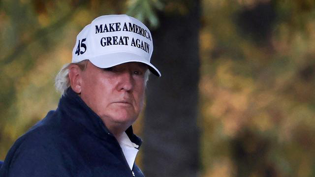 Tổng thống Donald Trump trở lại Nhà Trắng hôm 7/11, sau khi truyên thông Mỹ dự báo ông Joe Biden đắc cử - Ảnh: Reuters.