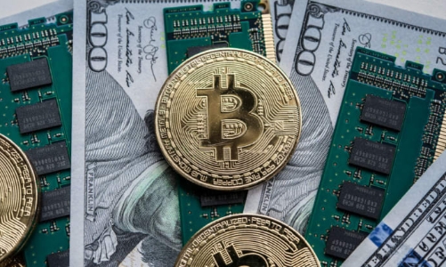 Giá Bitcoin tăng gấp đôi từ đầu năm, lên cao nhất gần 3 năm