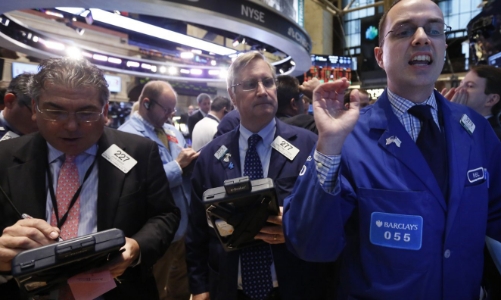 Giằng co giữa số liệu  việc làm u ám và gói kích cầu mới, S&P 500 vẫn lập đỉnh lịch sử