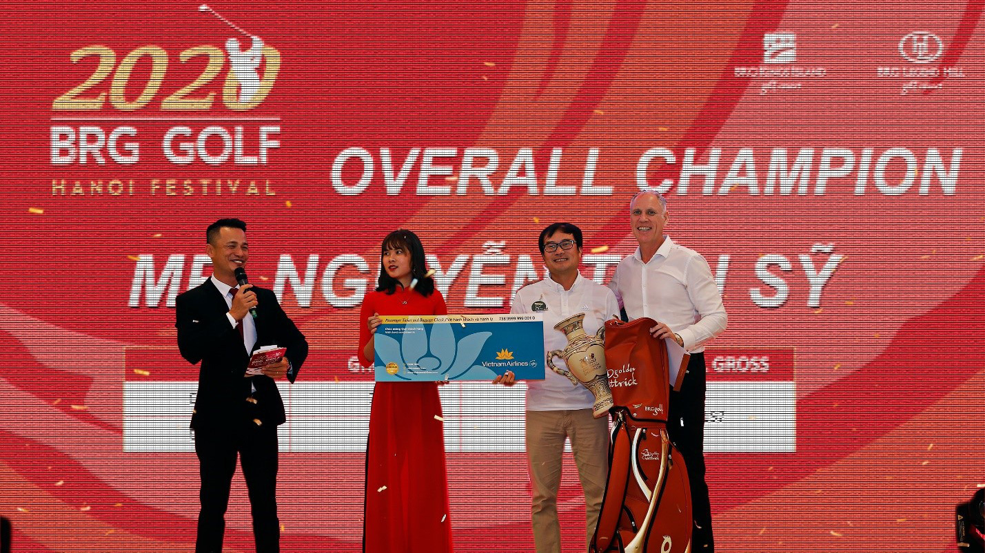 Golfer Nguyễn Tiến Sỹ giành giải vô địch BRG Golf Hanoi Festival 2020.
