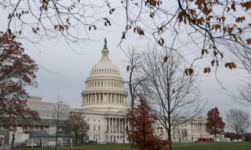 Quốc hội Mỹ đạt thỏa thuận về gói kích cầu 900 tỷ USD