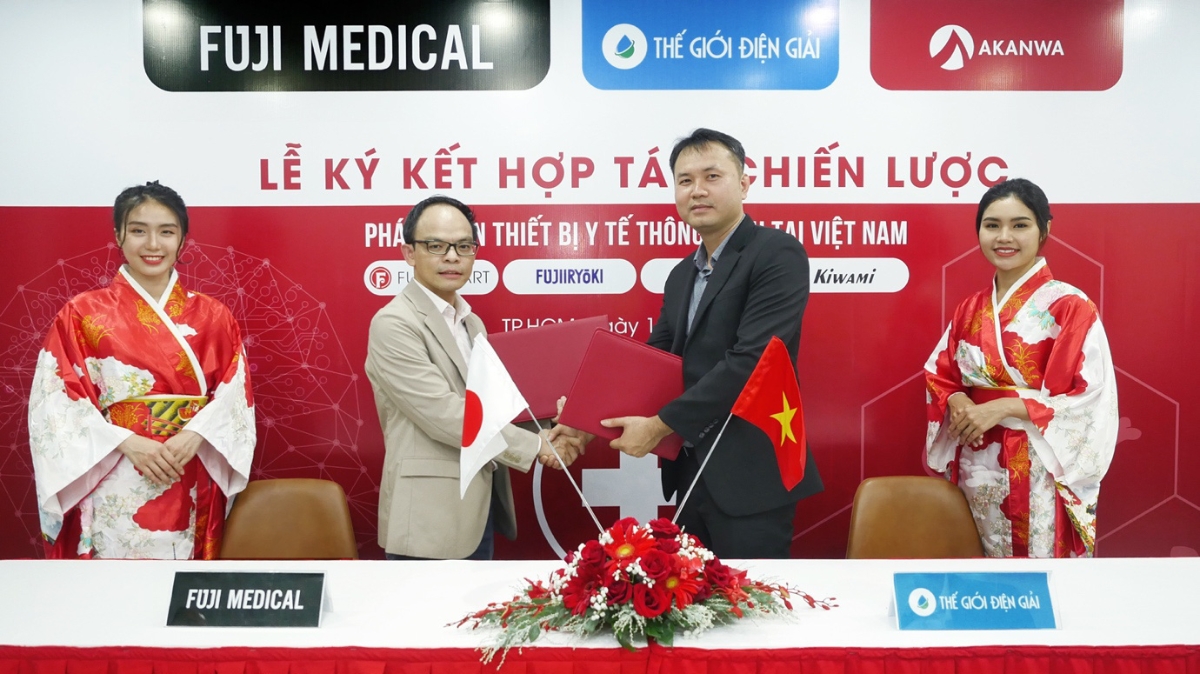 Lễ ký kết hợp tác chiến lược giữa Thế giới Điện Giải và Fuji Medical.